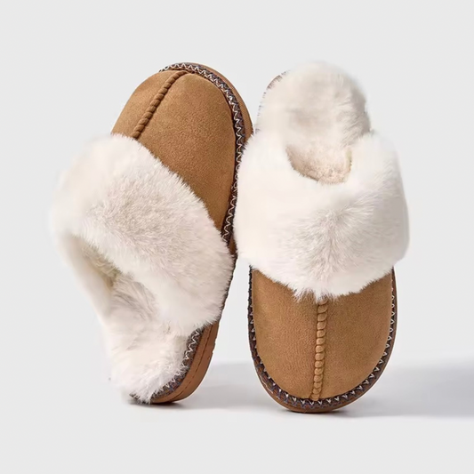 Flauschige Hausschuhe